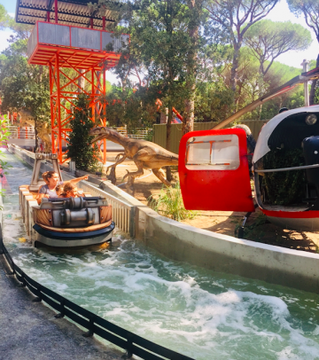 Flume Ride Jurassic River VIDEO